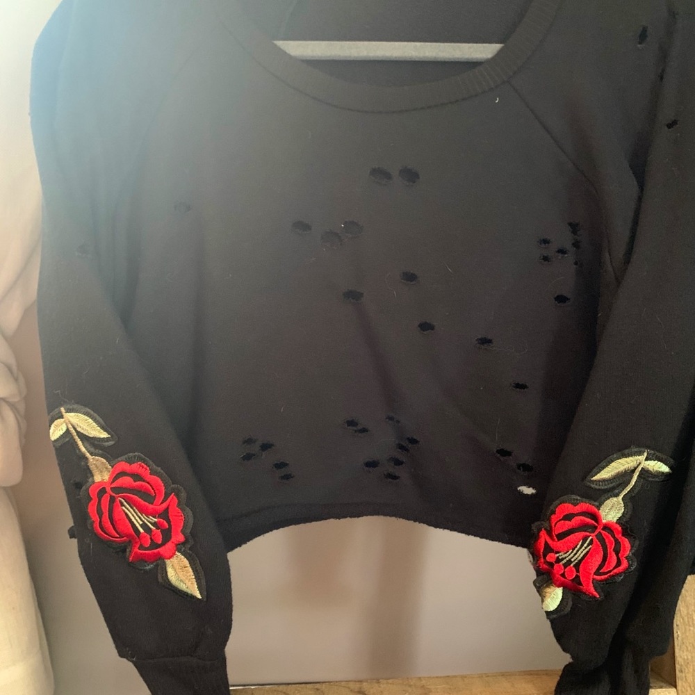 Cropped black crew